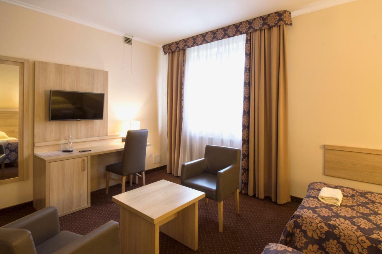 Motel Db2000 Bilgoraj Exterior photo
